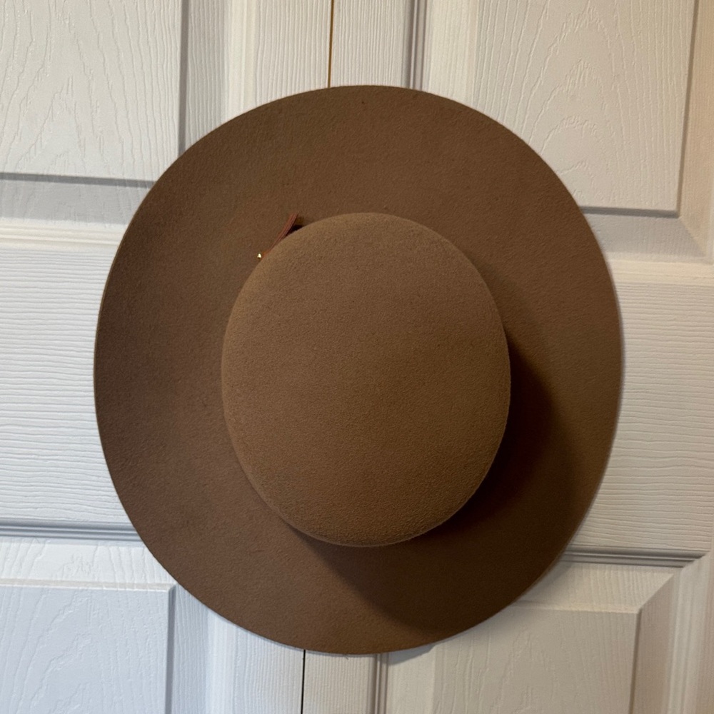 GIGI PIP Tan Classic Hat